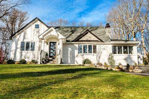 1067 Fort Salonga Rd, Northport, NY 11768