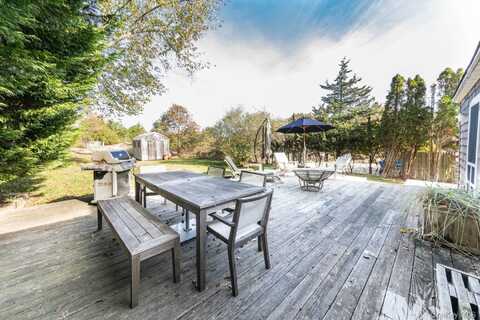 17 Beach Avenue, Amagansett, NY 11930