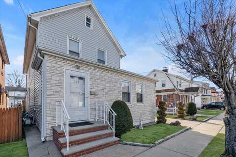 169 Lincoln Avenue, Mineola, NY 11501