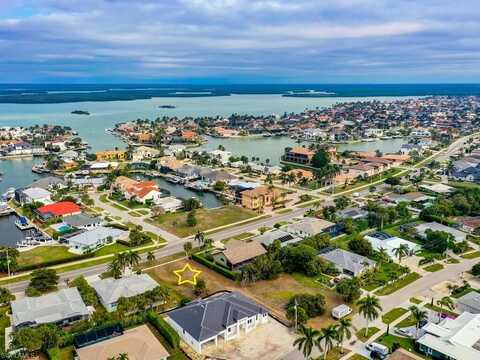 572 N Barfield, MARCO ISLAND, FL 34145