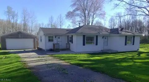 6828 Smith Street, Hubbard, OH 44425