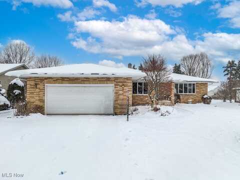 7660 Walnutwood Drive, Seven Hills, OH 44131