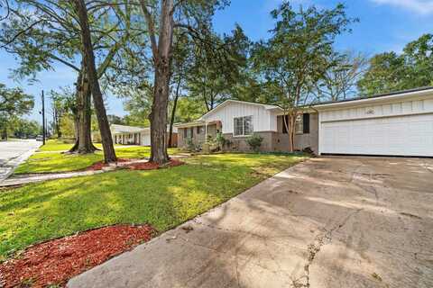 3217 lynnwood, tyler, TX 75701