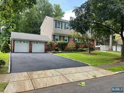 80 Colgate Avenue 1st Fl, Paramus, NJ 07652