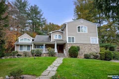 24 Knoll Road, Tenafly, NJ 07670