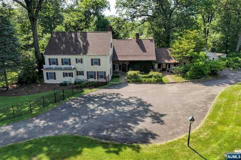 66 Thunderhead Place, Mahwah, NJ 07430