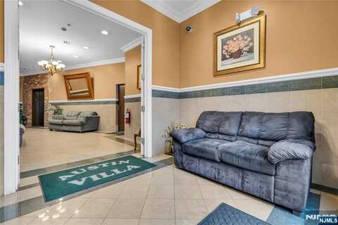 15-19 Tichenor Lane 207, Newark, NJ 07114