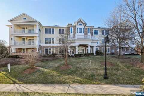 701 Four Seasons Lane 701, Montvale, NJ 07645