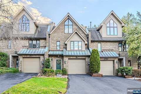 37 Sherwood Downs, Park Ridge, NJ 07656