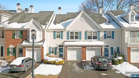 68 Washington Court, Montville, NJ 07082