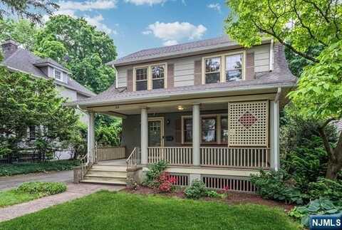 28 Ethelbert Place, Ridgewood, NJ 07450