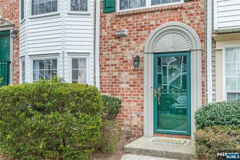 840 Juniper Way, Mahwah, NJ 07430