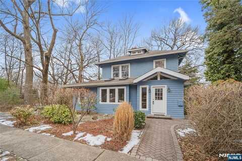 497 Park Avenue, Leonia, NJ 07605