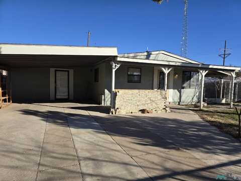 1501 Pecan Drive, Roswell, NM 88201