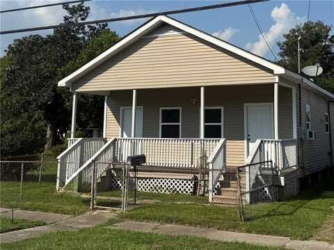405 OAK Avenue, Harahan, LA 70123