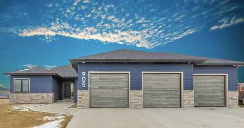 905 S Cattail Ct, No. Sioux City, SD 57049