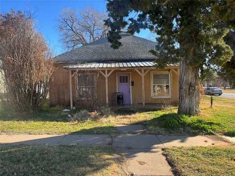 302 N 4th Street, Sayre, OK 73662