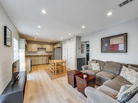 2722 Knight Street, Dallas, TX 75219