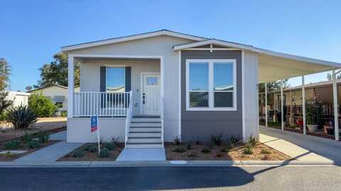 1300 W. MENLO AVE., Hemet, CA 92544
