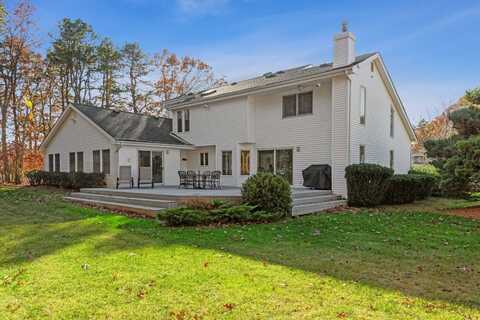 16 Rolling Hills Dr, Nesconset, NY 11767