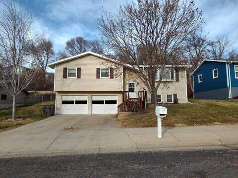 404 N Spruce Ave, Pierre, SD 57501