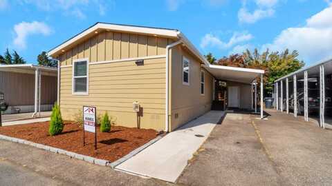 1800 Lakewood Ct, Eugene, OR 97402