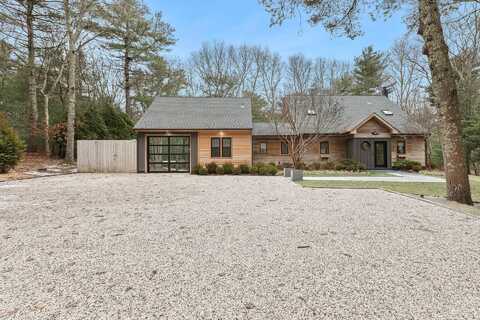 5 Phoebe Scoys Road, East Hampton, NY 11937