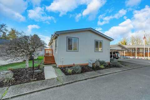 570 N 10th Ave, Cornelius, OR 97113