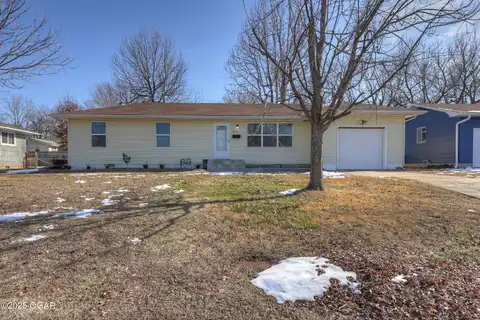 3013 Iowa Avenue, Joplin, MO 64804