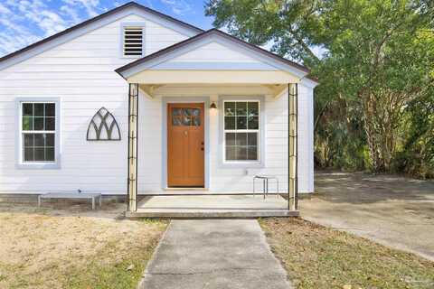 704 S E St, Pensacola, FL 32502