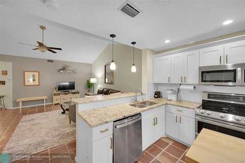 6662 Via Regina, Boca Raton, FL 33433