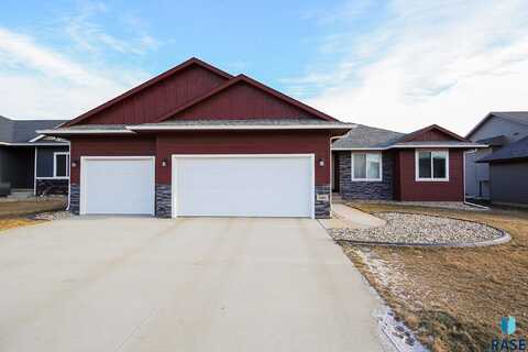 808 Juniper St, Lennox, SD 57039