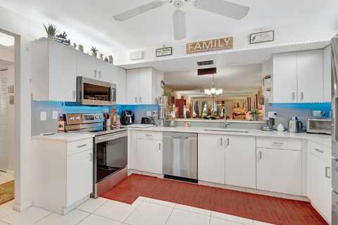 9668 Sills Drive, Boynton Beach, FL 33437