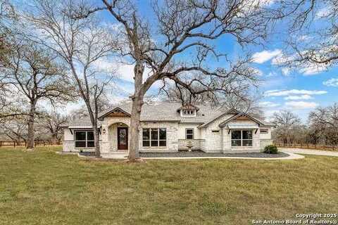 157 Crescent Ridge, Adkins, TX 78101