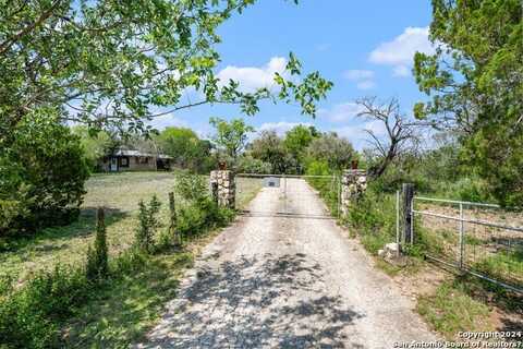 932 TOEPPERWEIN RD, Converse, TX 78109