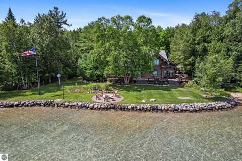 279 NW Torch Lake Drive,NW, Kewadin, MI 49648