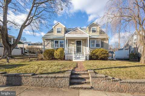 330 S 6TH STREET, PERKASIE, PA 18944