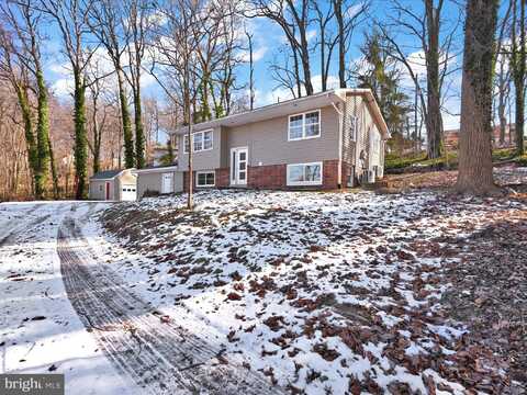 447 GREENTREE ROAD, ELIZABETHTOWN, PA 17022