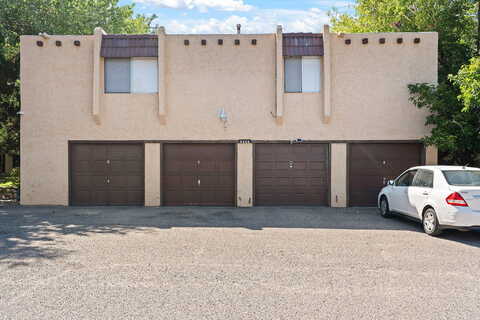 Chambers Ct Ne, Albuquerque, NM 87111