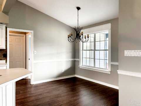Chandelle, PENSACOLA, FL 32507