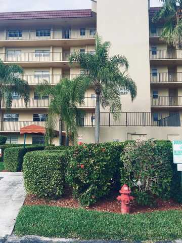 Via Poinciana, Lake Worth, FL 33467