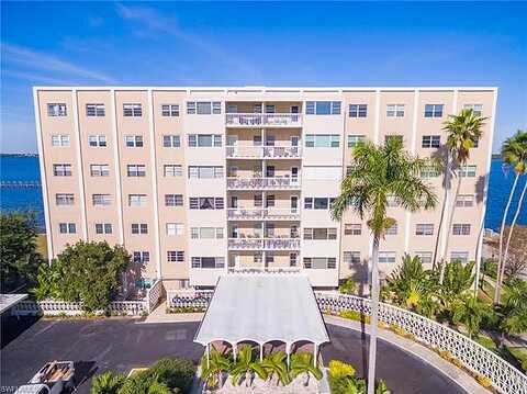 Clifford St, Fort Myers, FL 33901