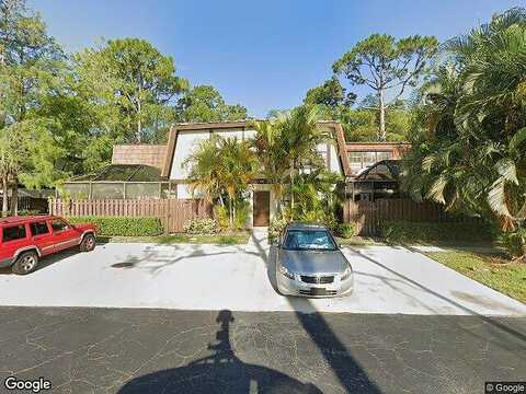 Weybridge Cir, Royal Palm Beach, FL 33411