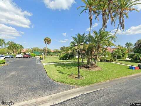 Wilshire Cir E, Sarasota, FL 34238