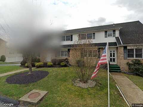 Rachel Dr, Archbald, PA 18403