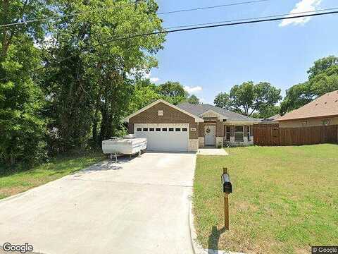 7Th, Bonham, TX 75418