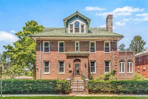 Parkway, YONKERS, NY 10704