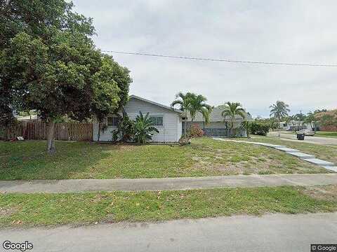 Crest, Lake Worth, FL 33461