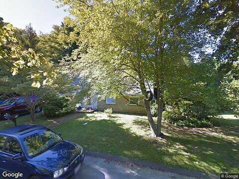 Beverly, NORTH DARTMOUTH, MA 02747