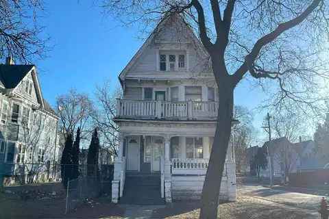 N 42Nd St, MILWAUKEE, WI 53208